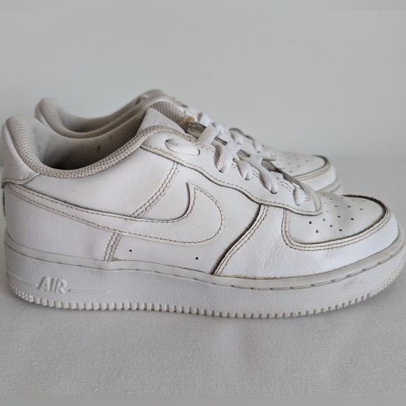 Nike Air Force 1 AF1 Triple White Lows Premium Sneakers - Picture 5 of 11